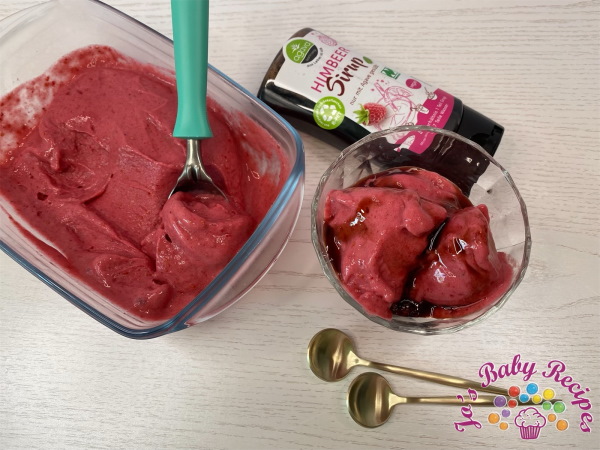 Ice cream with raspberry syrup
