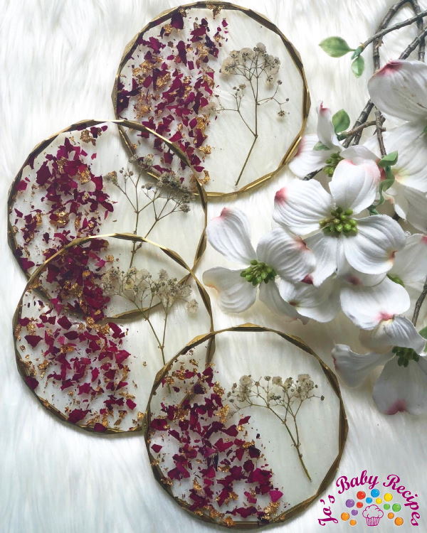 Set of 4 round ribs of resin with flower inserts, PWE-11