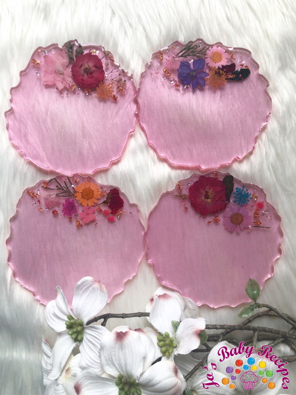 Set 4 coastere rotunde roz din rasina cu insertii de flori, PWE-13