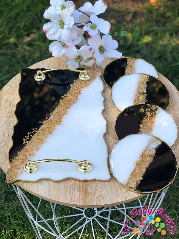 Rectangular tray set and 4 round ribs white with black and gold resin, PWE-17